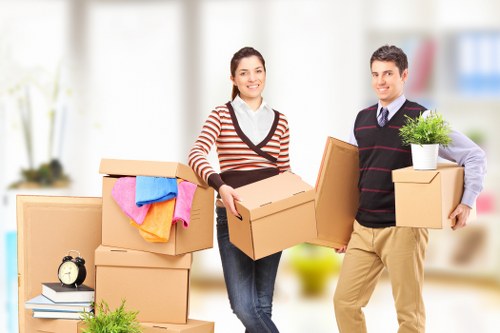 Local removal truck service for flats and houses in Enfieldtown