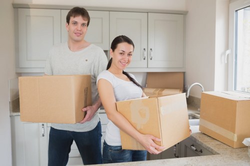 Packing and loading support for a home move